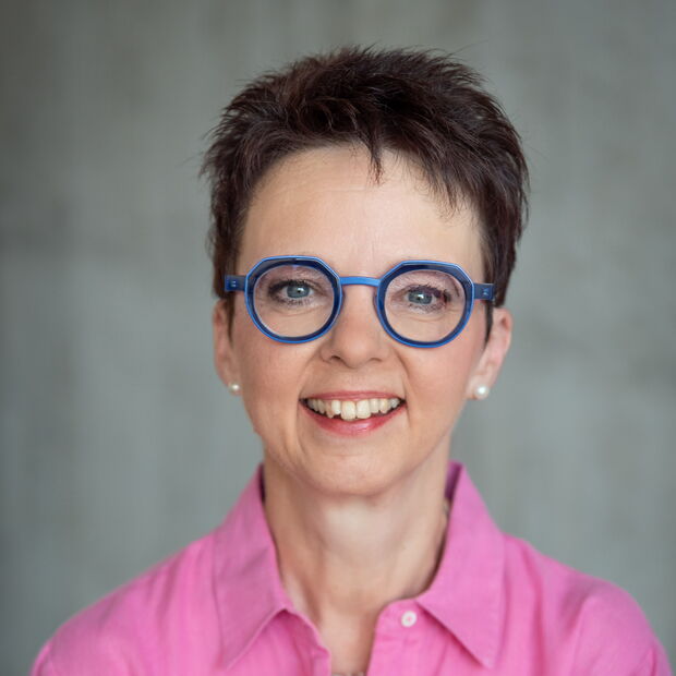 Porträt Christine Kullen BM-Wahl Dettingen an der Erms