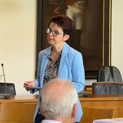 Bürgermeisterin Christine Kullen begrüßt beim Veteranentag im Kirchheimer Rathaus